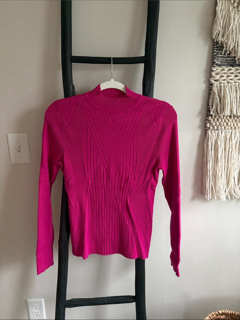INC Women's Fuchsia Ribbed Long-Sleeve Sweater. Size M